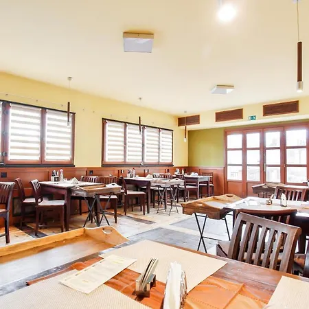 Restaurace A U Zamecku ゲストハウス *
